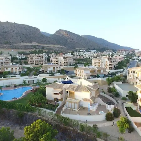 Luxury Boutique 1bd W Garden - Pet Friendly! Hébergement de vacances
